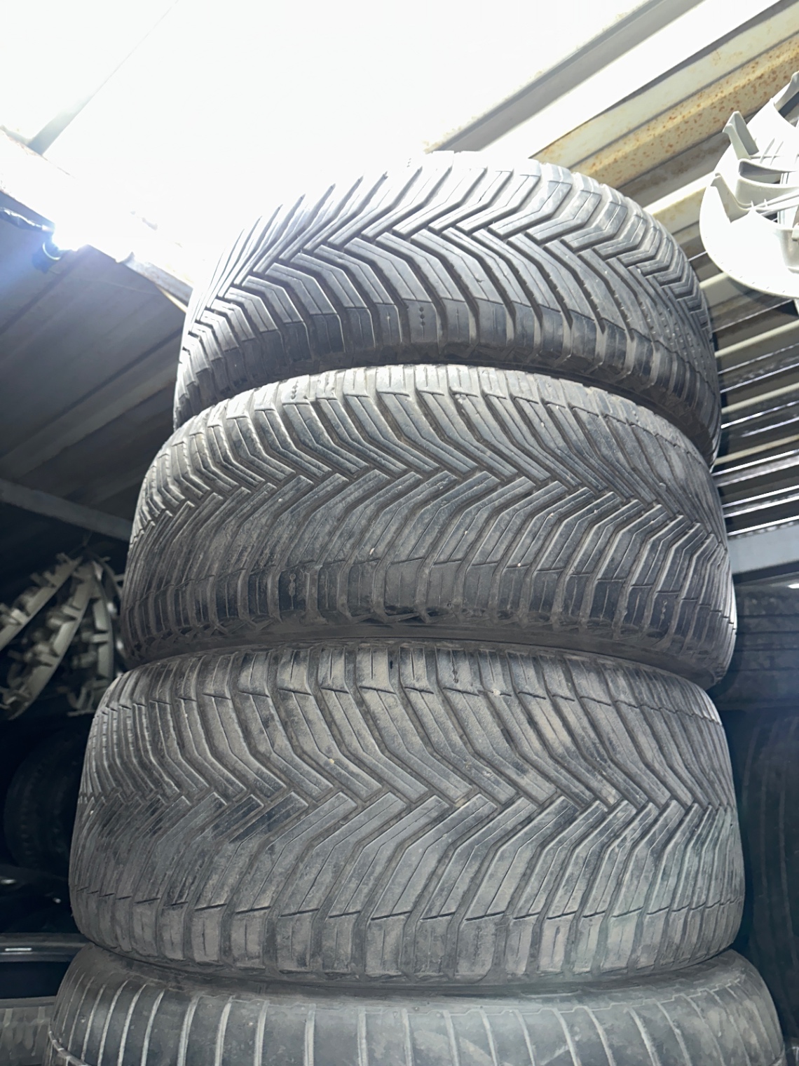 Michelin 245/45/16